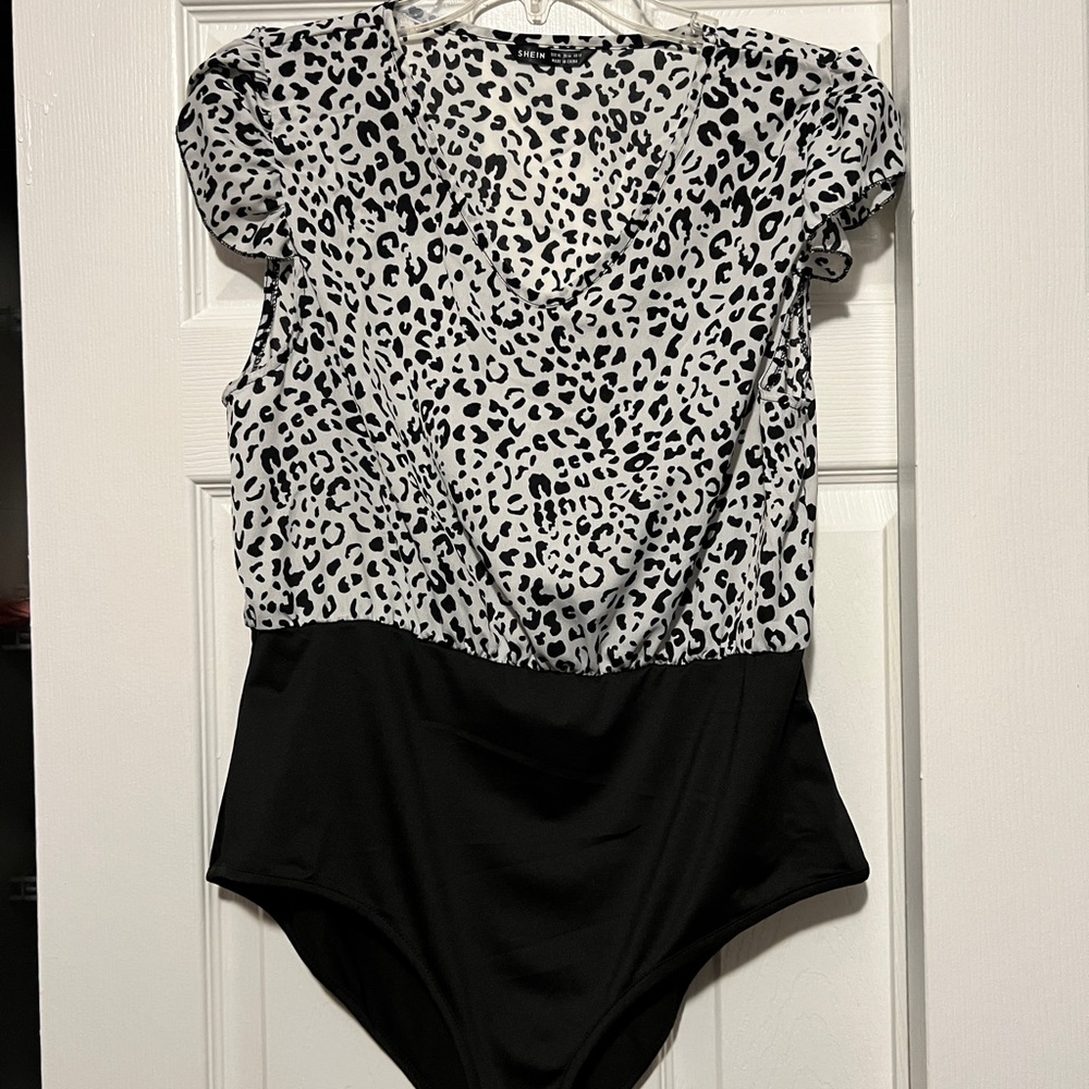 Womens Body Suit - SHE IN - Size XL - Black and White